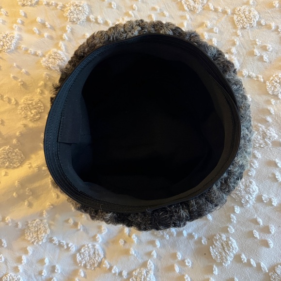 Cozy Gray Small fur cap. Vintage. - Picture 3 of 4